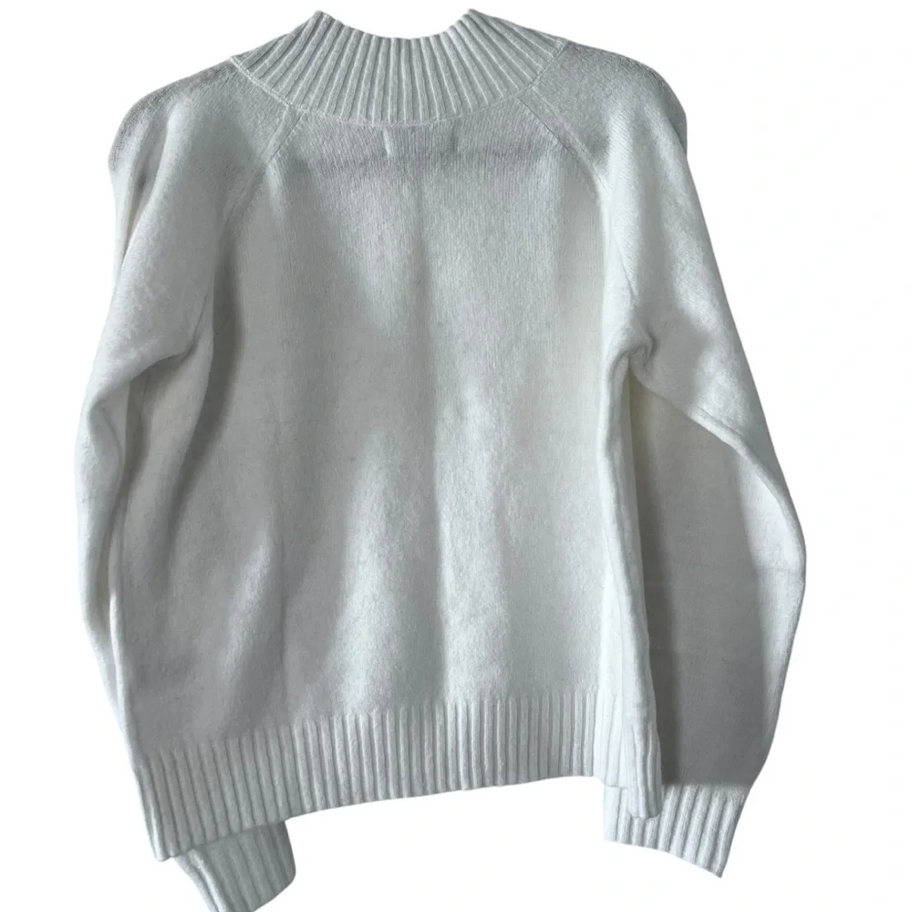 NWT Banana Republic Cozy Alpaca V Neck Sweater in White size Small - Picture 5 of 14